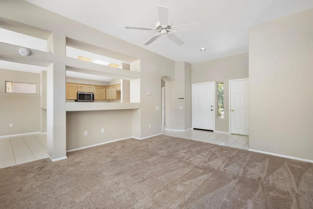15-web-or-mls-DFChampagne_OPMG_0626_015