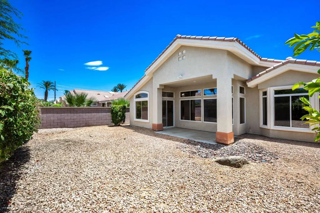 37-web-or-mls-DFChampagne_OPMG_0626_037