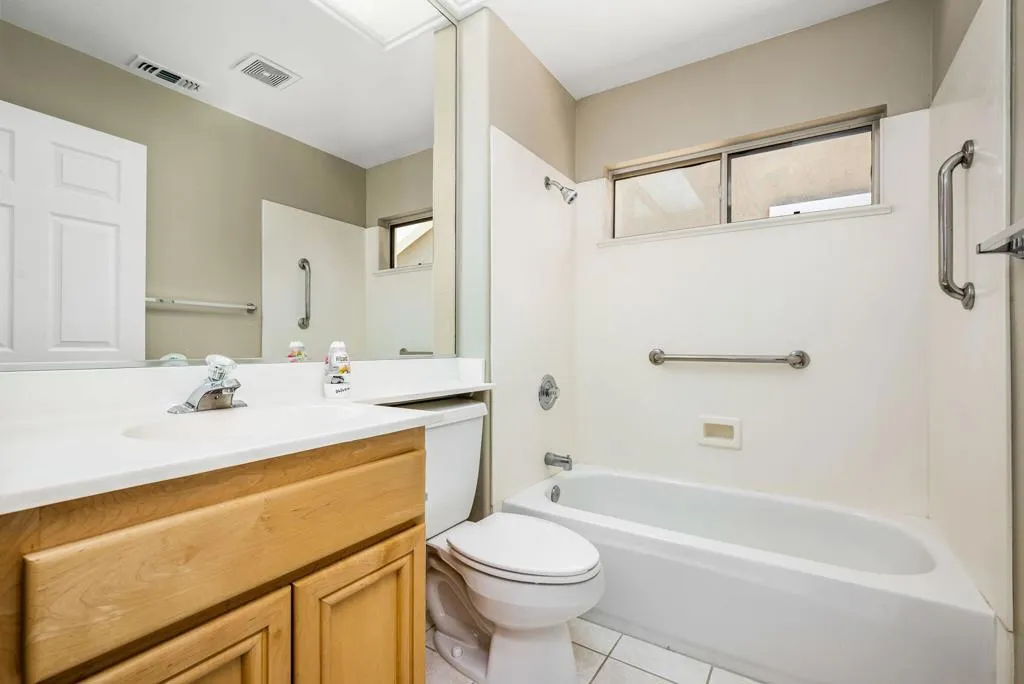 33-web-or-mls-DFChampagne_OPMG_0626_033