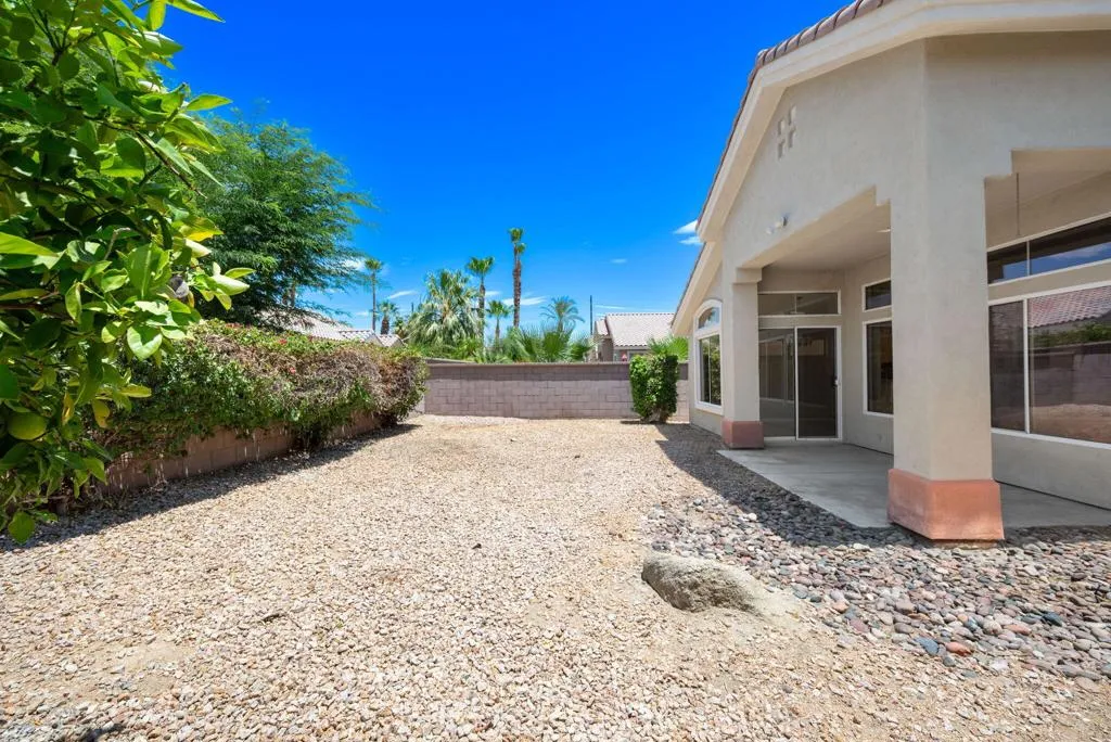 36-web-or-mls-DFChampagne_OPMG_0626_036