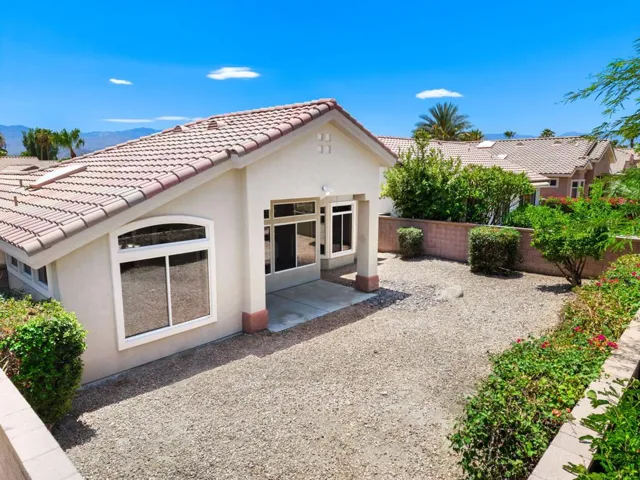 5-web-or-mls-DFChampagne_OPMG_0626_005