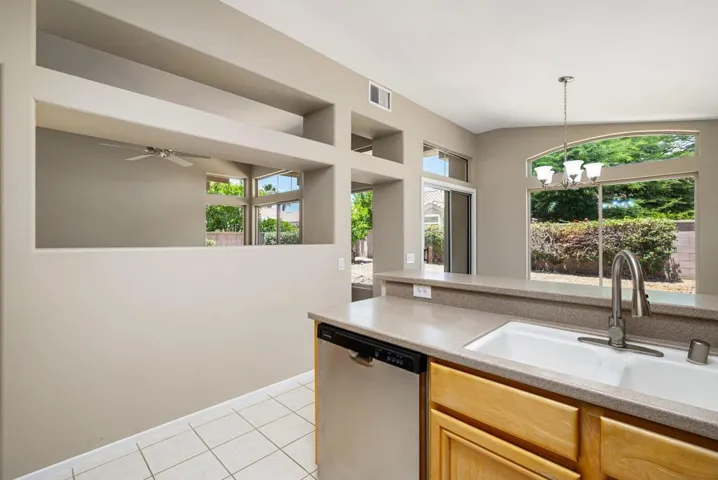 24-web-or-mls-DFChampagne_OPMG_0626_024