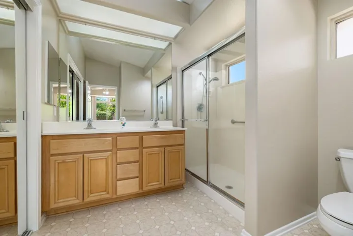 30-web-or-mls-DFChampagne_OPMG_0626_030