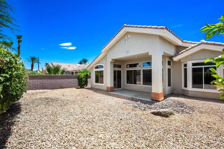 37-web-or-mls-DFChampagne_OPMG_0626_037