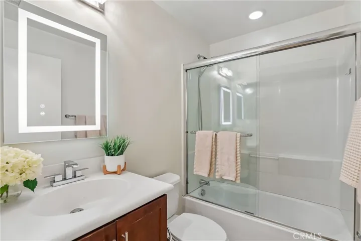 617 Rockefeller, Irvine, California 92612