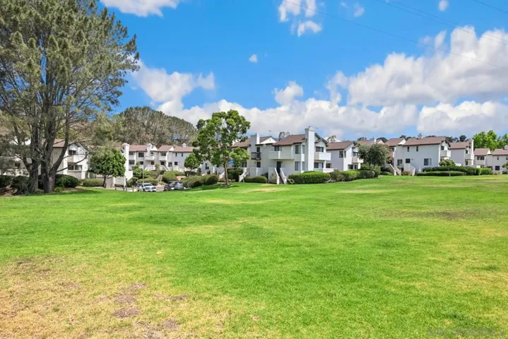 1242 River Glen Row 40, San Diego, California 92111
