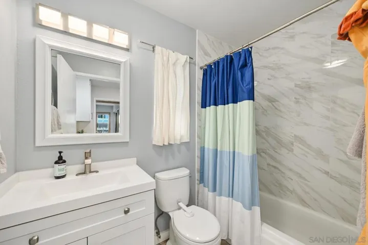 1242 River Glen Row 40, San Diego, California 92111