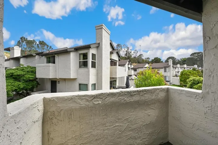 1242 River Glen Row 40, San Diego, California 92111