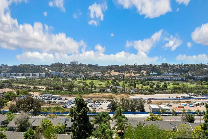 1242 River Glen Row 40, San Diego, California 92111