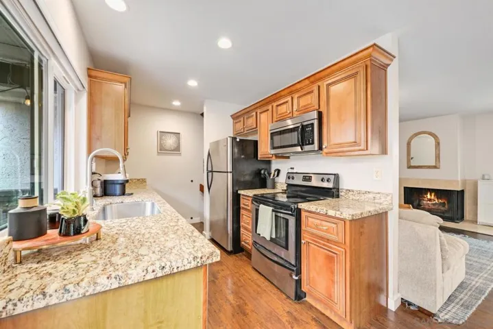 1242 River Glen Row 40, San Diego, California 92111