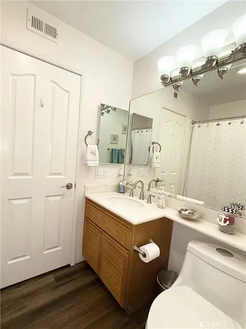 Bathroom Alt View