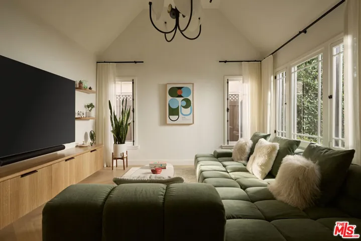 1720 Washington Way, Venice, California 90291