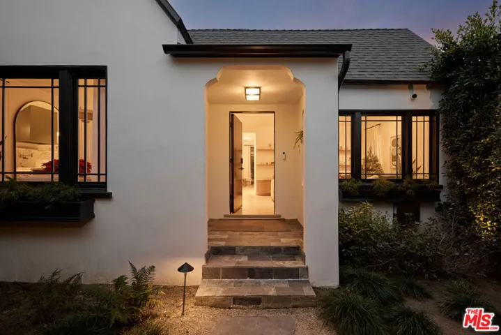 1720 Washington Way, Venice, California 90291