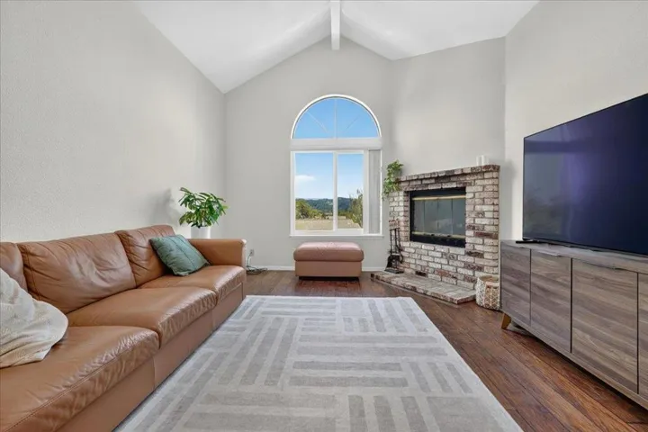 4 Carriage Lane, Scotts Valley, California 95066