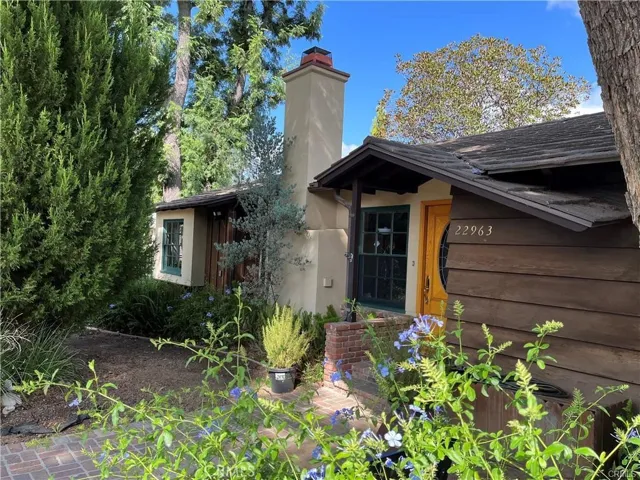 22963 Ostronic, Woodland Hills, California 91367