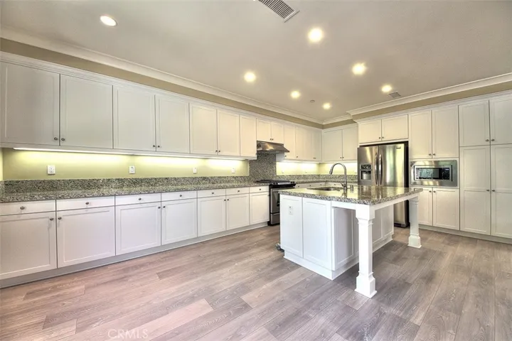 46 Larkfield, Irvine, California 92620