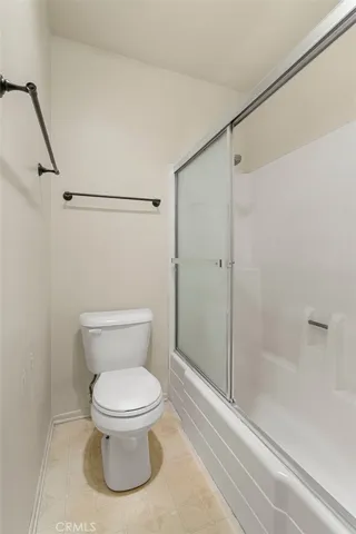 bathroom toilet and tub