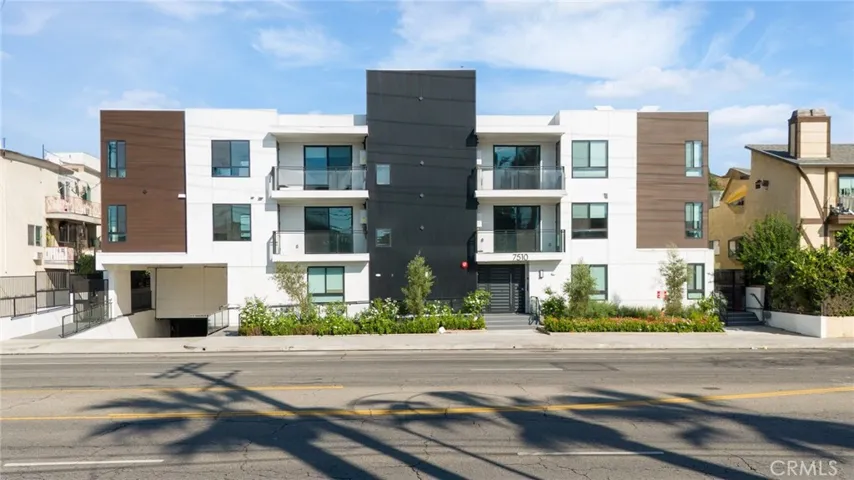 7510 Sepulveda Boulevard 304, Van Nuys, California 91405