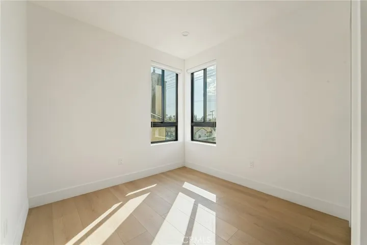 7510 Sepulveda Boulevard 304, Van Nuys, California 91405