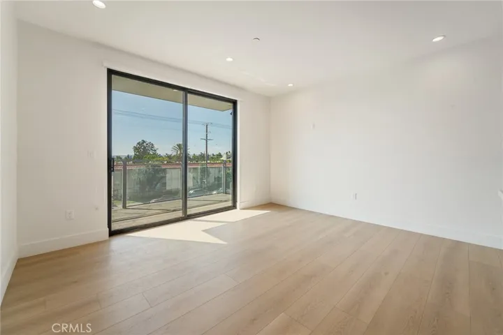 7510 Sepulveda Boulevard 304, Van Nuys, California 91405