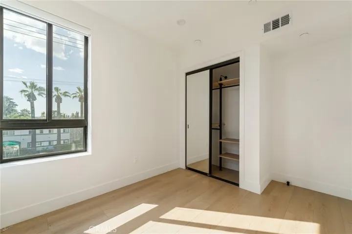 7510 Sepulveda Boulevard 304, Van Nuys, California 91405