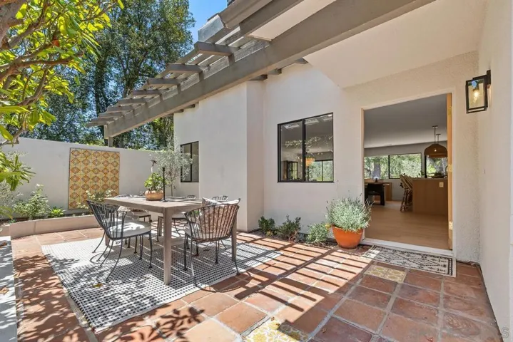 16902 Via De Santa Fe Unit 7, Rancho Santa Fe, California 92067