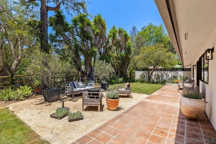 16902 Via De Santa Fe Unit 7, Rancho Santa Fe, California 92067