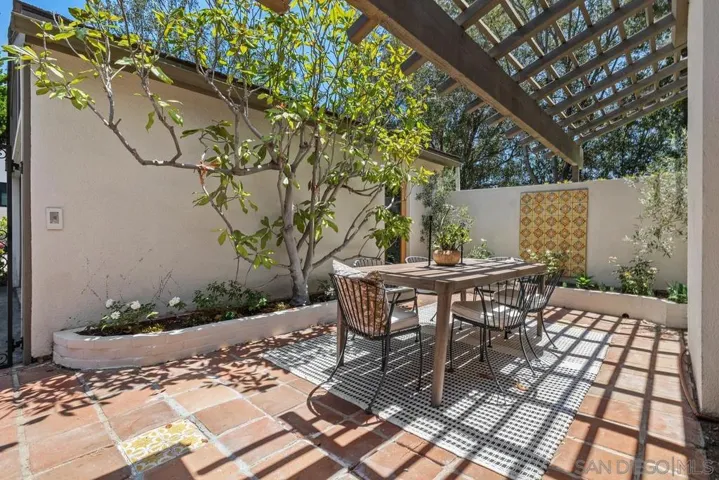 16902 Via De Santa Fe Unit 7, Rancho Santa Fe, California 92067