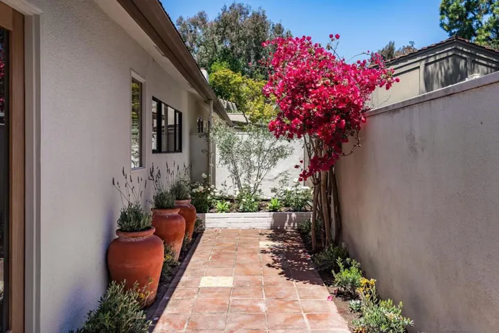 16902 Via De Santa Fe Unit 7, Rancho Santa Fe, California 92067