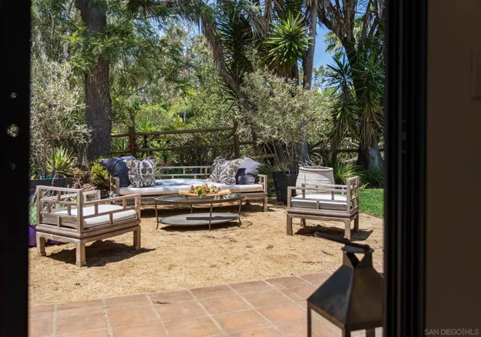 16902 Via De Santa Fe Unit 7, Rancho Santa Fe, California 92067