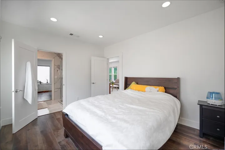 1553 Talmadge, Los Angeles, California 90027