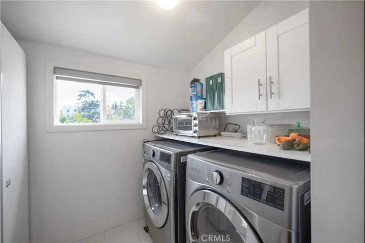 1553 Talmadge, Los Angeles, California 90027