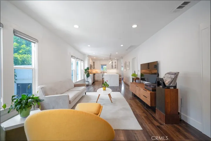 1553 Talmadge, Los Angeles, California 90027