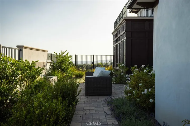9 Nathaniel, Sierra Madre, California 91024