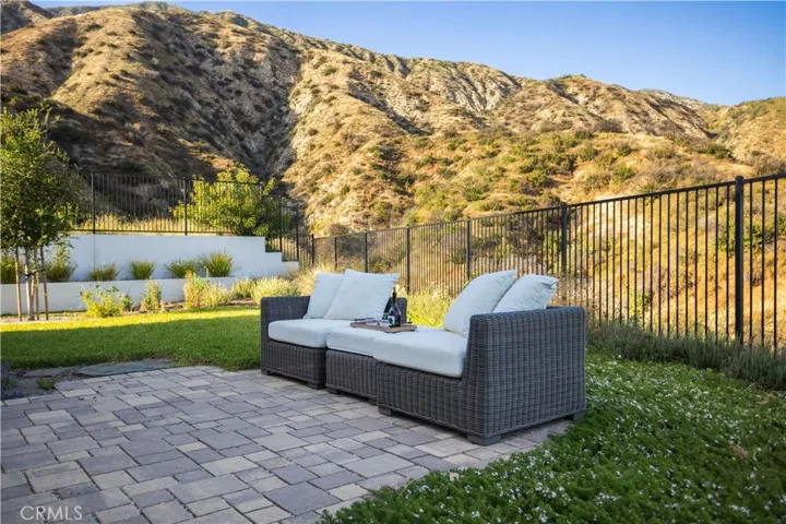 9 Nathaniel, Sierra Madre, California 91024