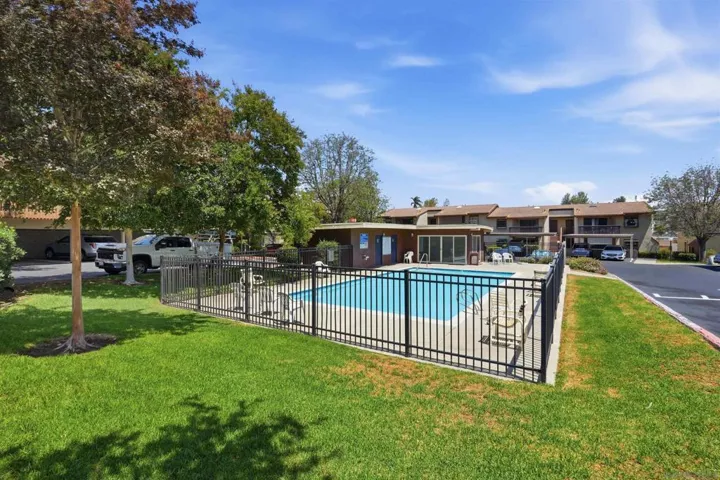 440 Citracado Prkw 9, Escondido, California 92025