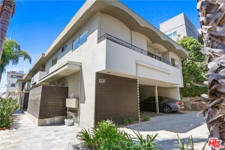 1237 Amherst Avenue 8, Los Angeles, California 90025