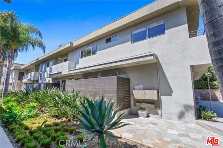 1237 Amherst Avenue 8, Los Angeles, California 90025