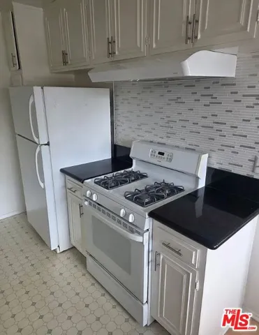 1237 Amherst Avenue 8, Los Angeles, California 90025
