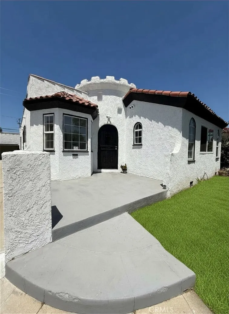 1415 N Spring