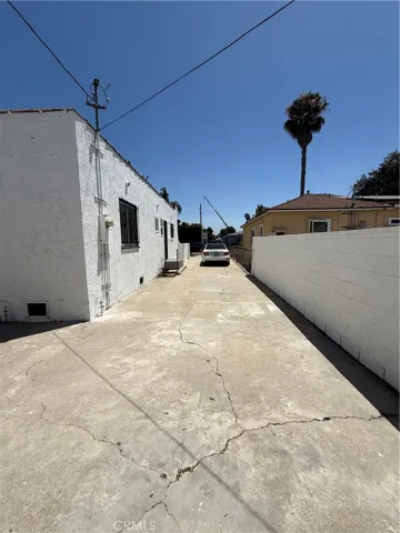 1415 N Spring, Compton, California 90221