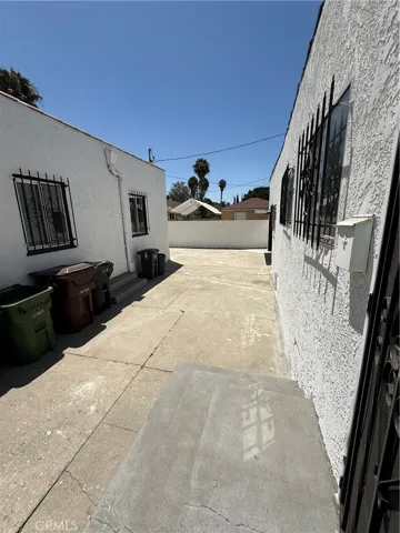 1415 N Spring, Compton, California 90221