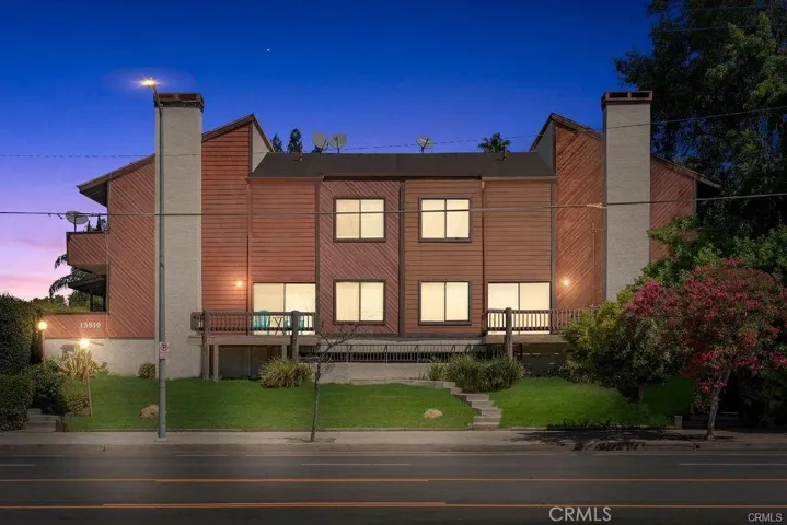13819 Burbank Boulevard 7, Van Nuys, California 91401