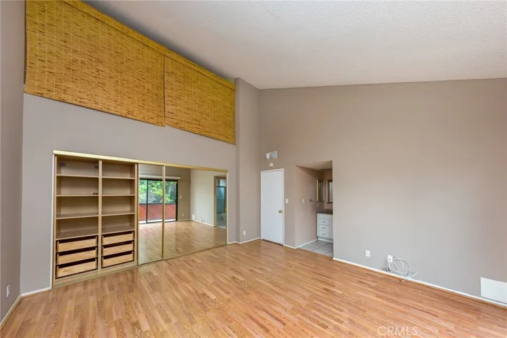 13819 Burbank Boulevard 7, Van Nuys, California 91401