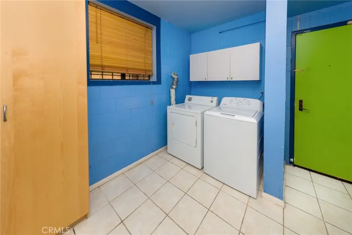 13819 Burbank Boulevard 7, Van Nuys, California 91401