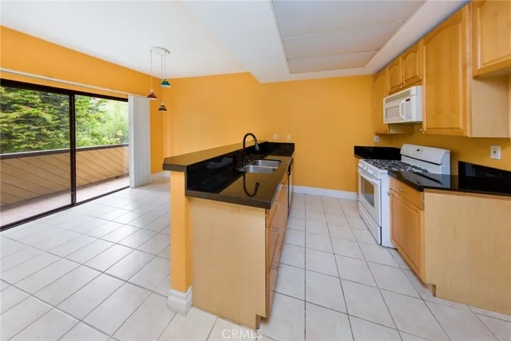 13819 Burbank Boulevard 7, Van Nuys, California 91401