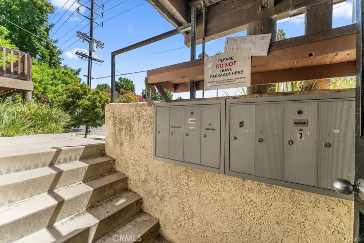 13819 Burbank Boulevard 7, Van Nuys, California 91401