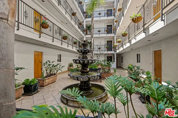 1878 Greenfield Avenue Ph5, Los Angeles, California 90025