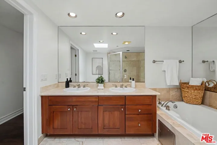 1878 Greenfield Avenue Ph5, Los Angeles, California 90025