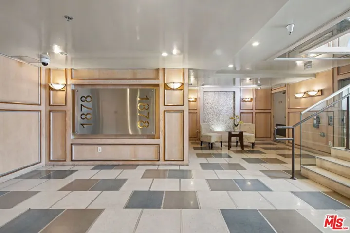 1878 Greenfield Avenue Ph5, Los Angeles, California 90025